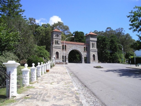 Subida al cerro del Parque Independencia